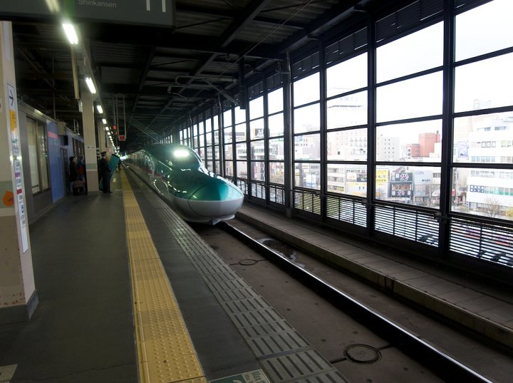 From March 2013, the Hayabusa became the fastest passenger train in the world. While other trains match its top speed of 320 kilometers an hour, the relatively light weight Shinkansen reaches its maximum speed quickly, giving it higher average and sustained speeds.