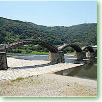 Kintaikyo crosses the Nishiki River in Iwakuni.