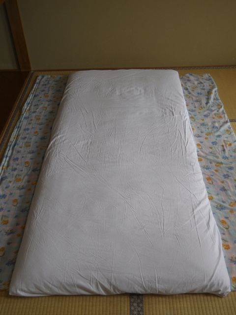 3-shikibuton-with-sheet