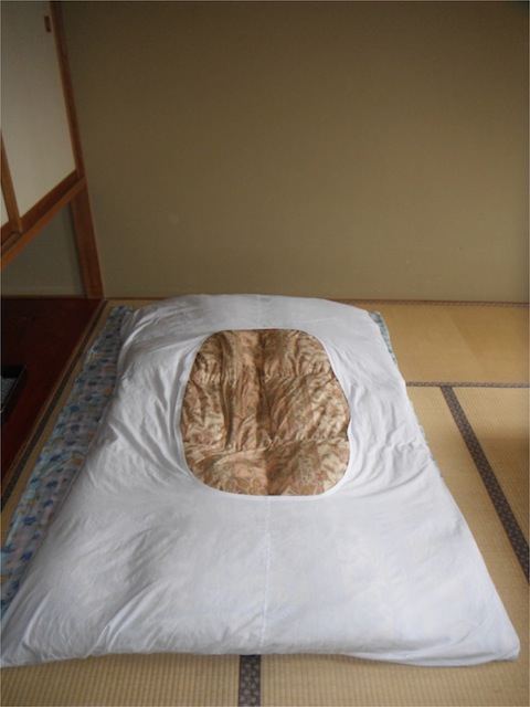 7-kakebuton-in-fitted-sheet