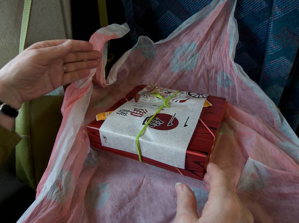 Eating on Cross Country Japanese Trains